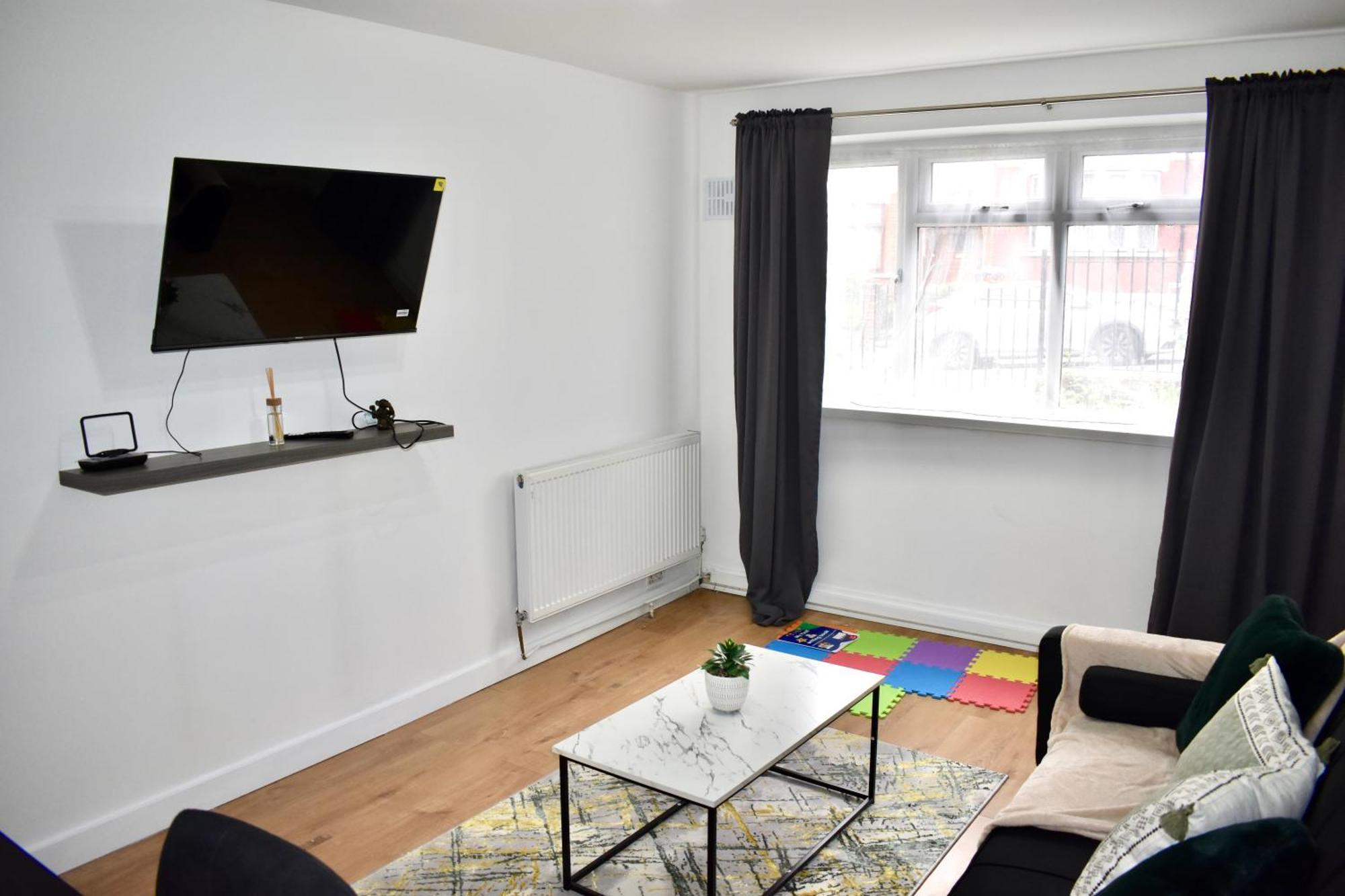 Luxury 2 Bedroom Apartment, Parking, Few Minutes Walk From Wembley Stadium London Exterior photo