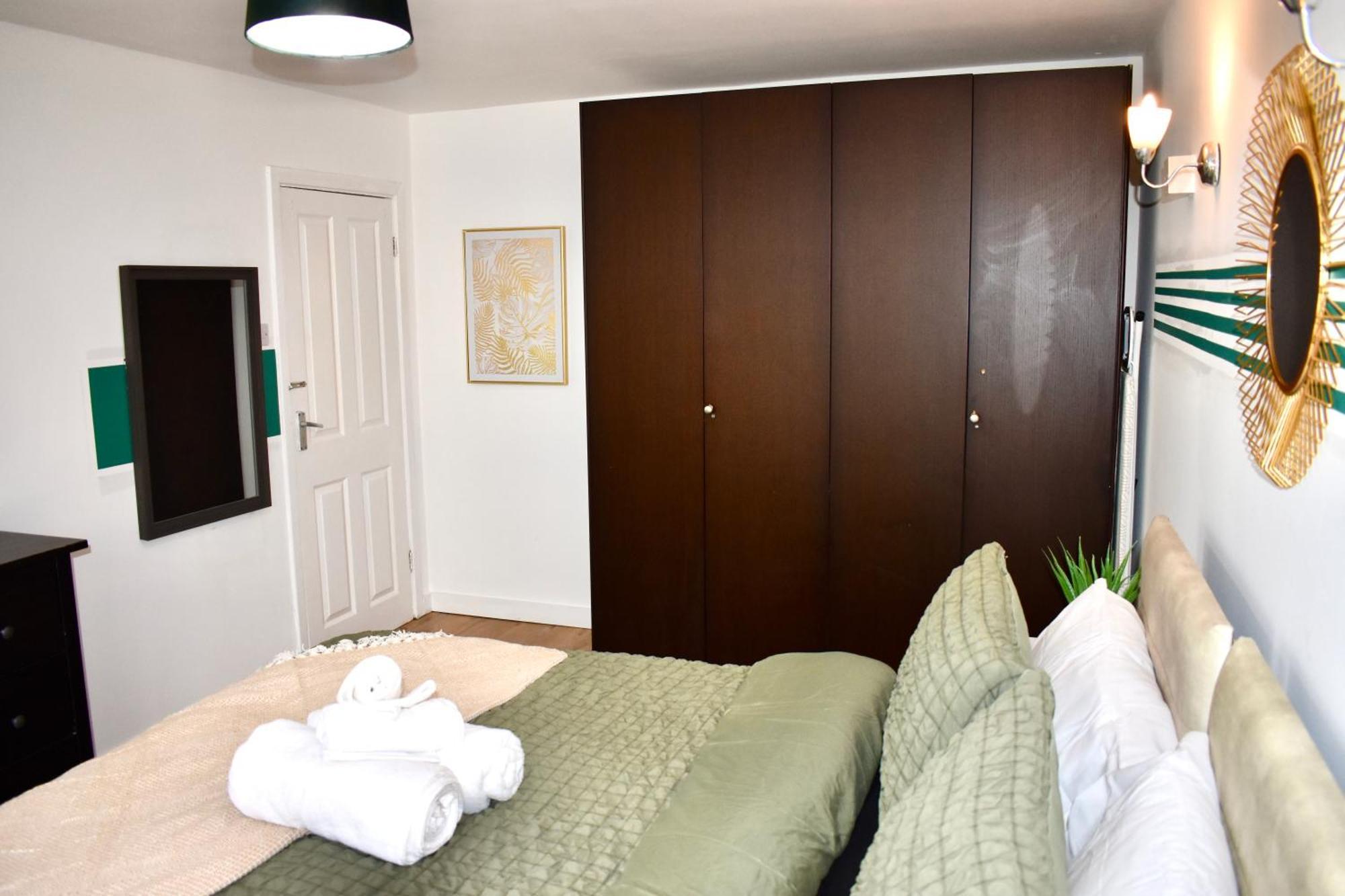 Luxury 2 Bedroom Apartment, Parking, Few Minutes Walk From Wembley Stadium London Exterior photo